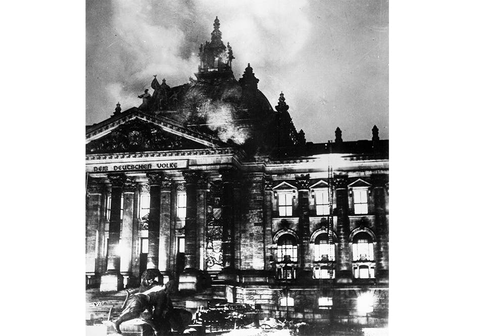 branden i berlins riksdagshus 1933 Branden i Berlins riksdagshus 1933.